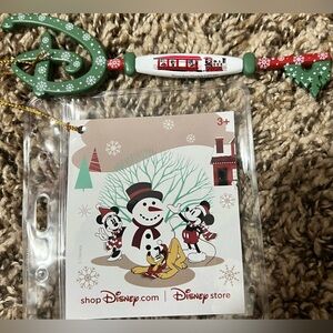 Disney Store Holiday Key Christmas 2019 - Limited Edition Mickey & Friends Train